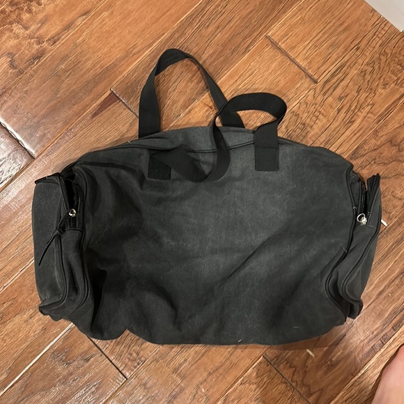 Ed Hardy duffel bag - Picture 5 of 6